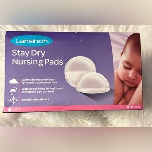 Lansinoh Stay Dry Disposable Nursing Pads, Super Absorbent 100 Count